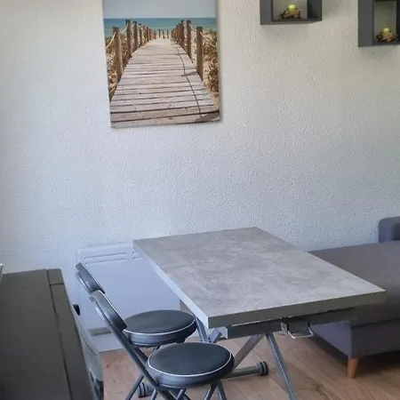 Appartement 17m2, Centre Port, Avenue Des Sergents