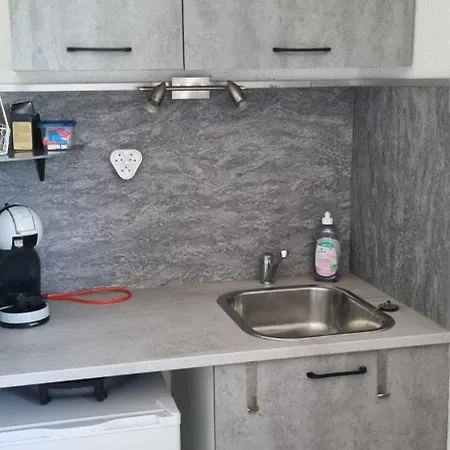 Appartement 17m2, Centre Port, Avenue Des Sergents *